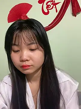 Snapshot of Maeve2k5 chatting on February 2025 12:20:01 AM Maeve2k5 online show from February 2025 12:20:01 AM