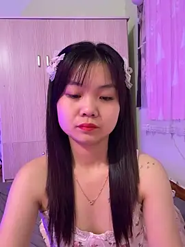 Snapshot of Maeve2k5 chatting on September 2025 09:42:02 PM Maeve2k5 online show from September 2025 09:42:02 PM