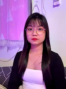 Snapshot of Maeve2k5 chatting on November 2025 11:01:02 AM Maeve2k5 online show from November 2025 11:01:02 AM