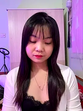 Snapshot of Maeve2k5 chatting on November 2025 10:38:02 AM Maeve2k5 online show from November 2025 10:38:02 AM