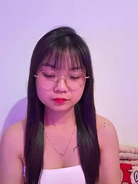 Snapshot of Maeve2k5 chatting on November 2025 02:44:01 AM Maeve2k5 online show from November 2025 02:44:01 AM