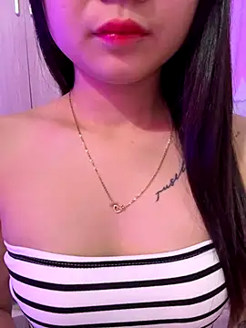 Snapshot of Maeve2k5 chatting on November 2025 10:26:01 PM Maeve2k5 online show from November 2025 10:26:01 PM