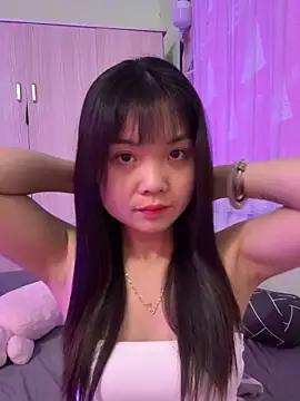 Snapshot of Maeve2k5 chatting on November 2025 10:37:01 AM Maeve2k5 online show from November 2025 10:37:01 AM