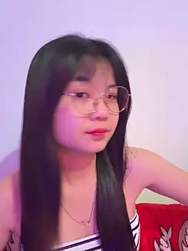 Snapshot of Maeve2k5 chatting on December 2025 12:30:01 AM Maeve2k5 online show from December 2025 12:30:01 AM