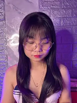 Snapshot of Maeve2k5 chatting on December 2025 06:06:01 AM Maeve2k5 online show from December 2025 06:06:01 AM