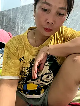 Linaannn online show from December 2025 11:41:01 AM