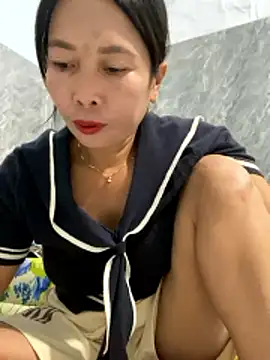 Linaannn online show from January 2026 12:21:01 PM