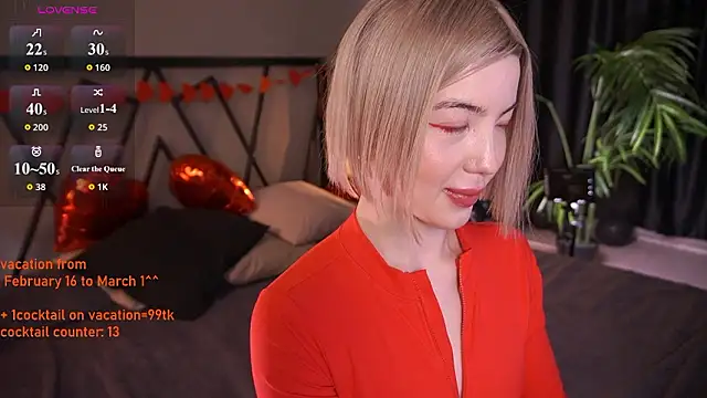 Snapshot of LindaThacker chatting on February 2026 04:18:02 AM LindaThacker online show from February 2026 04:18:02 AM