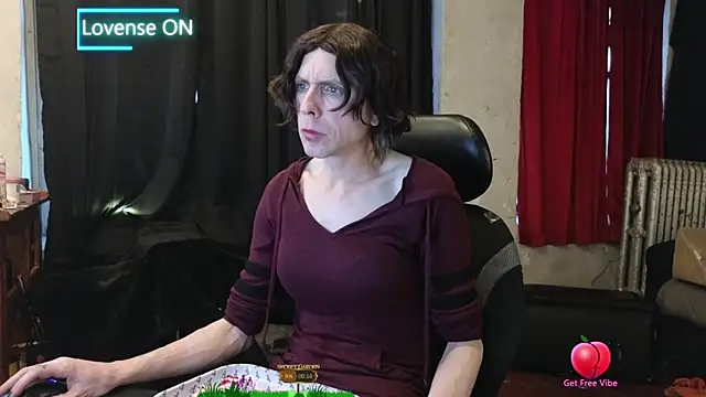 Snapshot of april_show_her chatting on March 2026 10:37:01 PM april show her online show from March 2026 10:37:01 PM