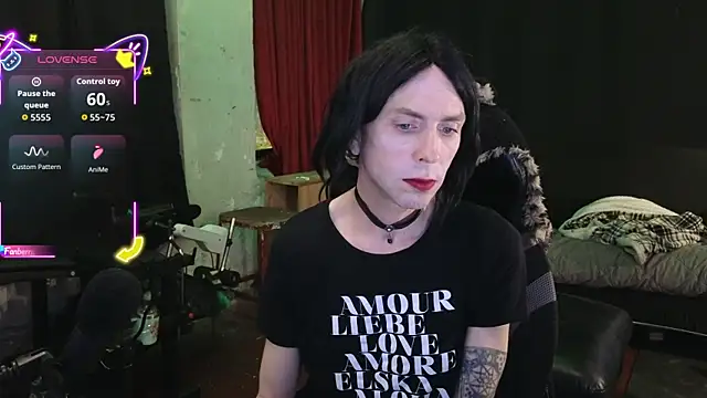 Snapshot of april_show_her chatting on April 2026 11:24:02 PM april show her online show from April 2026 11:24:02 PM