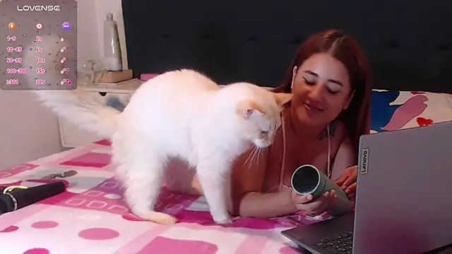 luna palmerau online show from February 2025 05:39:01 AM