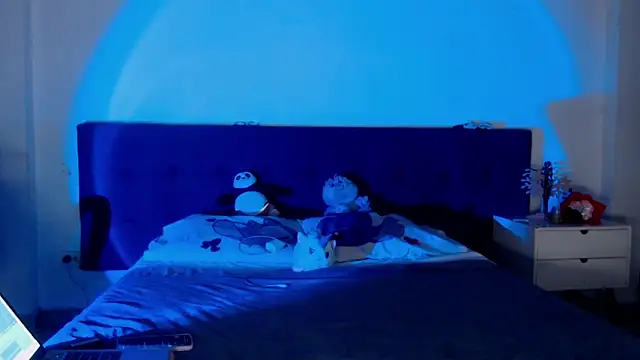 luna palmerau online show from October 2025 11:03:02 PM