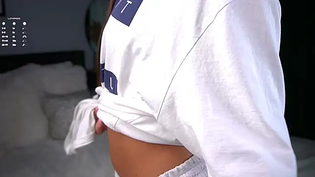 PiquingOgalala online show from October 2025 01:11:01 AM