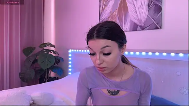 Veronica leal online show from May 2026 10:31:01 AM