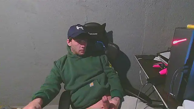 Snapshot of Superoz77 chatting on January 2025 05:51:01 AM Superoz77 online show from January 2025 05:51:01 AM