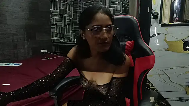 Snapshot of AdelinaMiran90 chatting on March 2026 03:45:01 AM AdelinaMiran90 online show from March 2026 03:45:01 AM