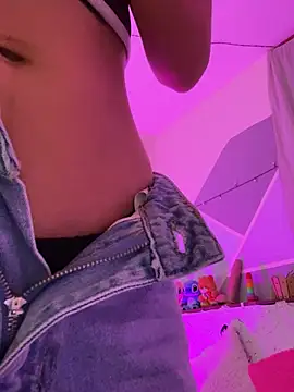 Lina10 online show from January 2026 07:17:01 PM