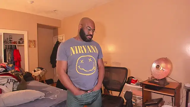 Snapshot of MrChuckDailyXXX chatting on February 2026 06:40:02 AM MrChuckDailyXXX online show from February 2026 06:40:02 AM