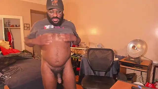 Snapshot of MrChuckDailyXXX chatting on April 2026 05:05:02 AM MrChuckDailyXXX online show from April 2026 05:05:02 AM