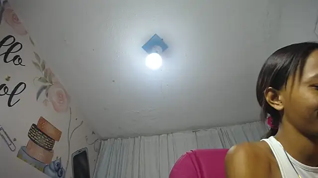 EMMA SWEETT1 online show from October 2025 06:17:02 PM