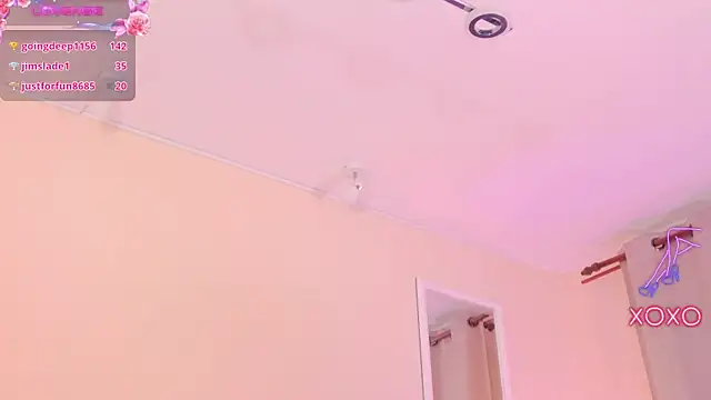 Snapshot of ArianaCroft chatting on January 2025 11:00:02 AM ArianaCroft online show from January 2025 11:00:02 AM