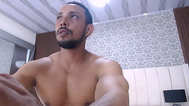 Snapshot of Thiago_Summers chatting on December 2024 06:20:02 PM Thiago Summers online show from December 2024 06:20:02 PM