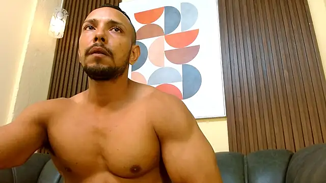 Snapshot of Thiago_Summers chatting on March 2025 03:49:02 PM Thiago Summers online show from March 2025 03:49:02 PM