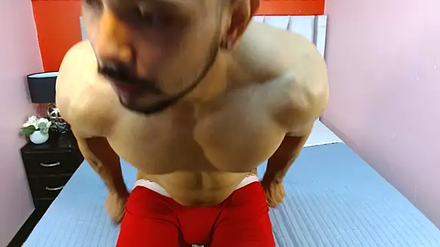 Snapshot of Thiago_Summers chatting on September 2025 02:19:01 PM Thiago Summers online show from September 2025 02:19:01 PM