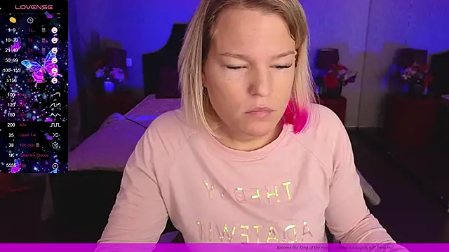 Snapshot of EVAshinyGIRL chatting on December 2024 10:30:01 AM EVAshinyGIRL online show from December 2024 10:30:01 AM