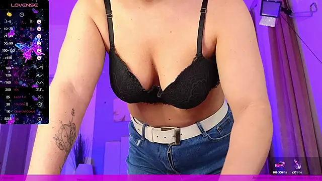 Snapshot of EVAshinyGIRL chatting on December 2024 04:54:01 PM EVAshinyGIRL online show from December 2024 04:54:01 PM