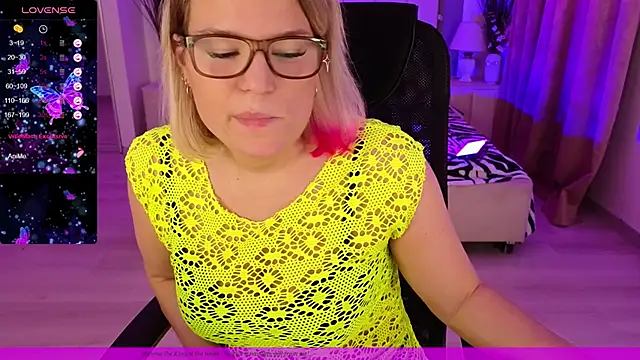 Snapshot of EVAshinyGIRL chatting on January 2025 02:51:01 PM EVAshinyGIRL online show from January 2025 02:51:01 PM