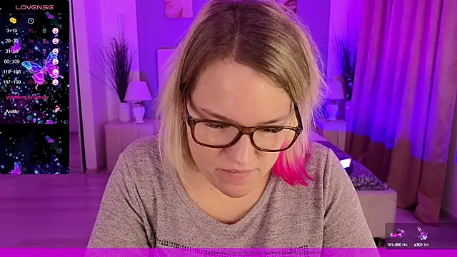 Snapshot of EVAshinyGIRL chatting on January 2025 07:59:01 AM EVAshinyGIRL online show from January 2025 07:59:01 AM