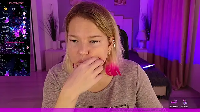 Snapshot of EVAshinyGIRL chatting on January 2025 07:41:01 AM EVAshinyGIRL online show from January 2025 07:41:01 AM