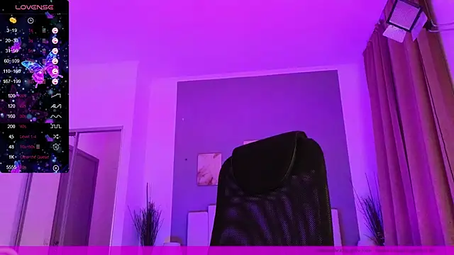 Snapshot of EVAshinyGIRL chatting on January 2025 03:43:01 PM EVAshinyGIRL online show from January 2025 03:43:01 PM