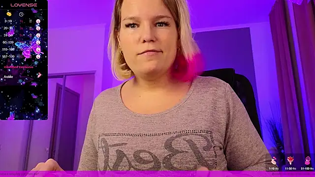 Snapshot of EVAshinyGIRL chatting on January 2025 04:45:01 PM EVAshinyGIRL online show from January 2025 04:45:01 PM