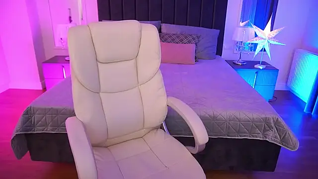 KiraCandyS online show from December 2025 07:53:02 PM