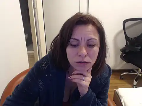 Emmatoo online show from March 2026 09:18:01 PM