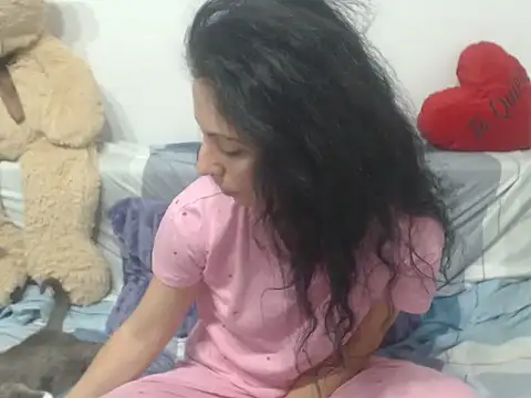 Emmatoo online show from April 2026 09:39:33 PM