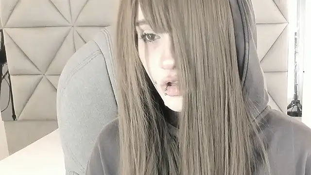 Snapshot of celestica_rose chatting on April 2026 10:10:02 PM celestica rose online show from April 2026 10:10:02 PM