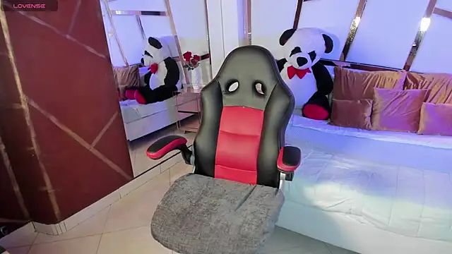 sofia samuels online show from March 2025 01:07:02 PM