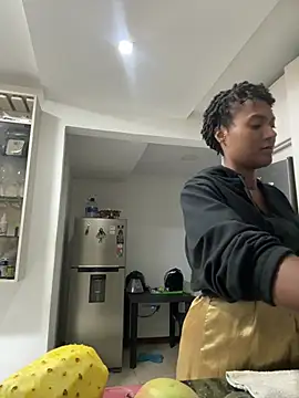 Snapshot of KyaraMiller chatting on April 2026 12:56:01 AM KyaraMiller online show from April 2026 12:56:01 AM