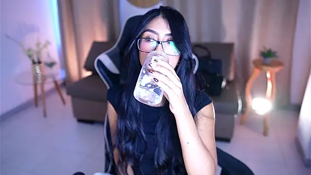 Sara albrecht online show from March 2025 04:17:02 PM