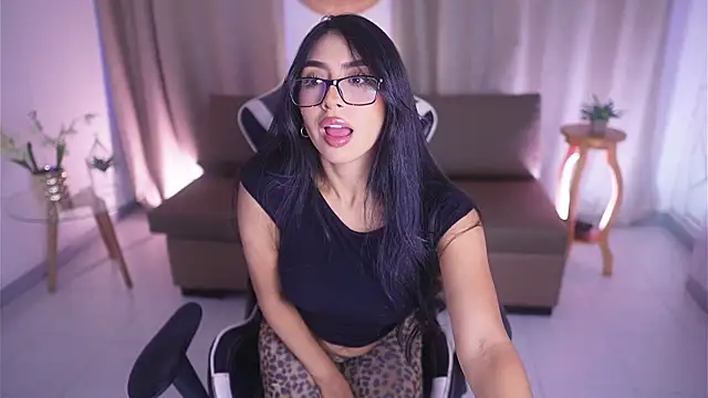 Sara albrecht online show from March 2025 12:39:02 PM