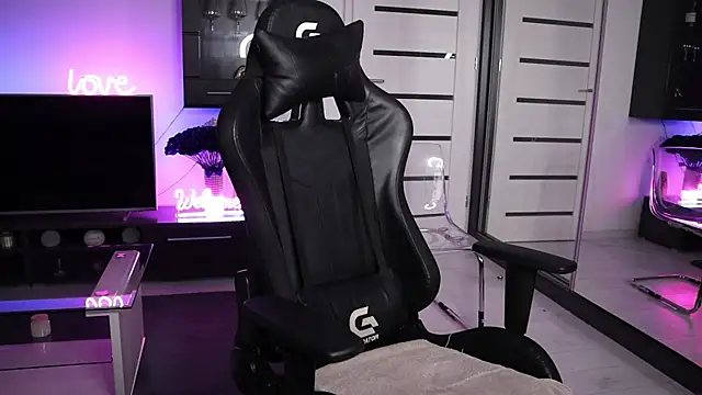 Beauty Anne online show from November 2025 06:58:01 AM