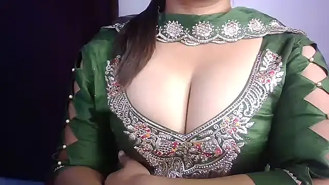 KhwahisHH online show from September 2025 06:43:02 PM