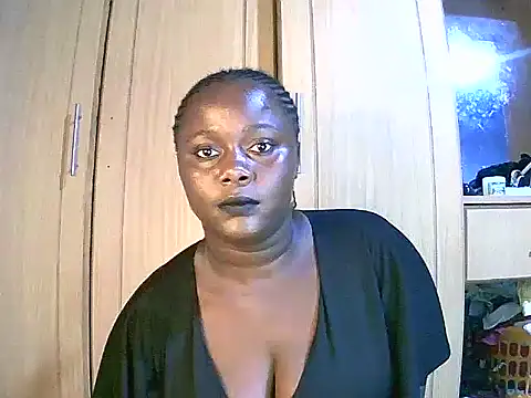 Snapshot of BootyMama22 chatting on December 2024 05:46:01 PM BootyMama22 online show from December 2024 05:46:01 PM