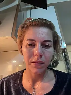 tanyagrey online show from November 2025 07:07:01 AM