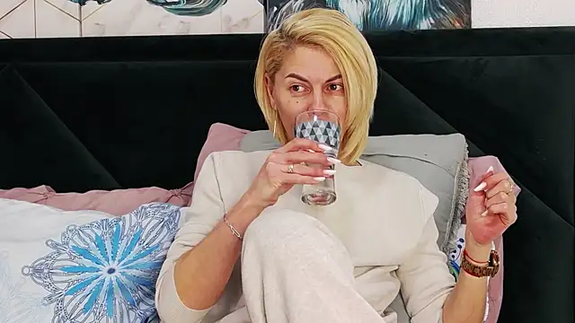 tanyagrey online show from February 2026 06:59:02 AM