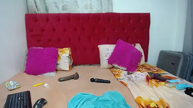 GaggingQueenxx online show from March 2025 06:55:01 PM