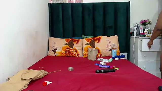 GaggingQueenxx online show from December 2025 11:08:02 AM